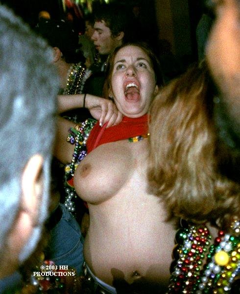 If I remember correctly @Red5 was a big fan of Lindsey M showing off her big beauties @ Mardi gras #dzq2RgNb