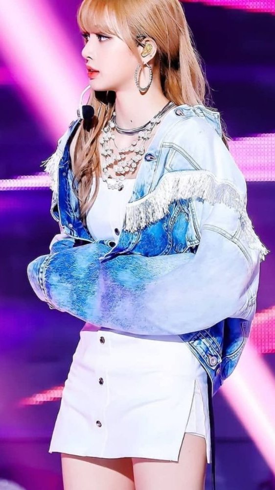 Lisa Blackpink S2 #Ew1mNjpA