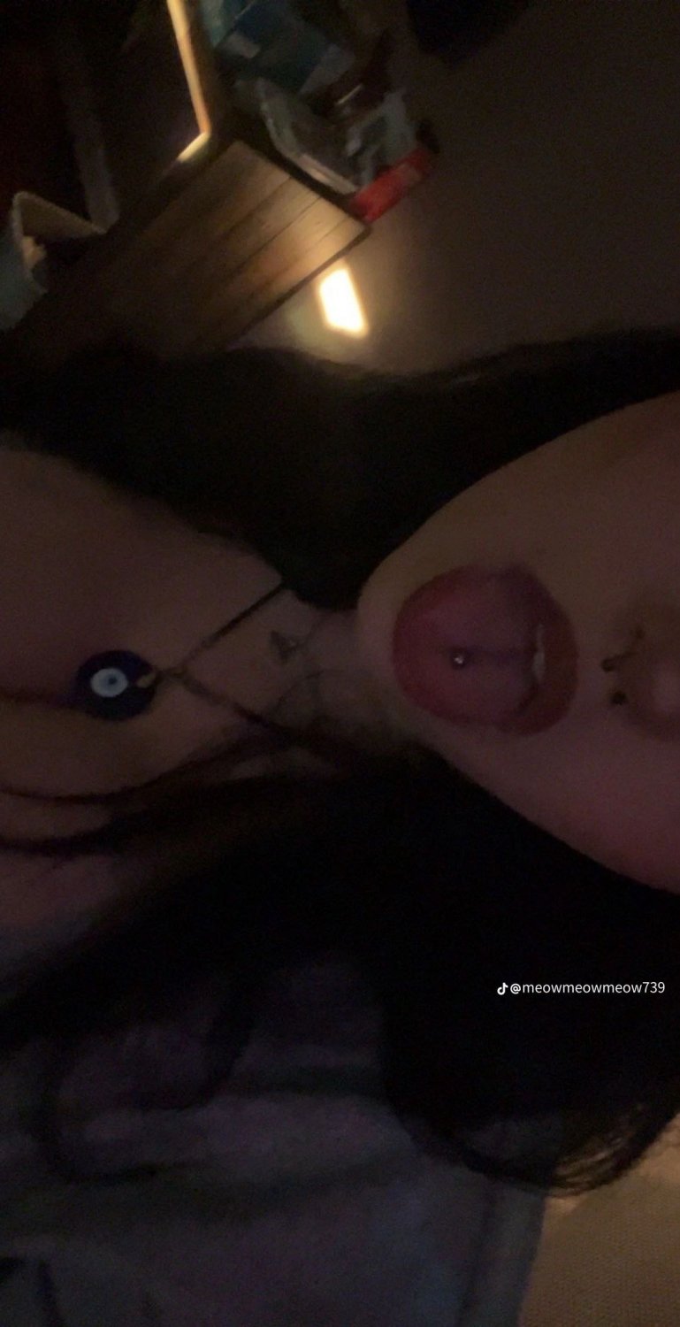 Big tits emo girl #2P6t2QgQ