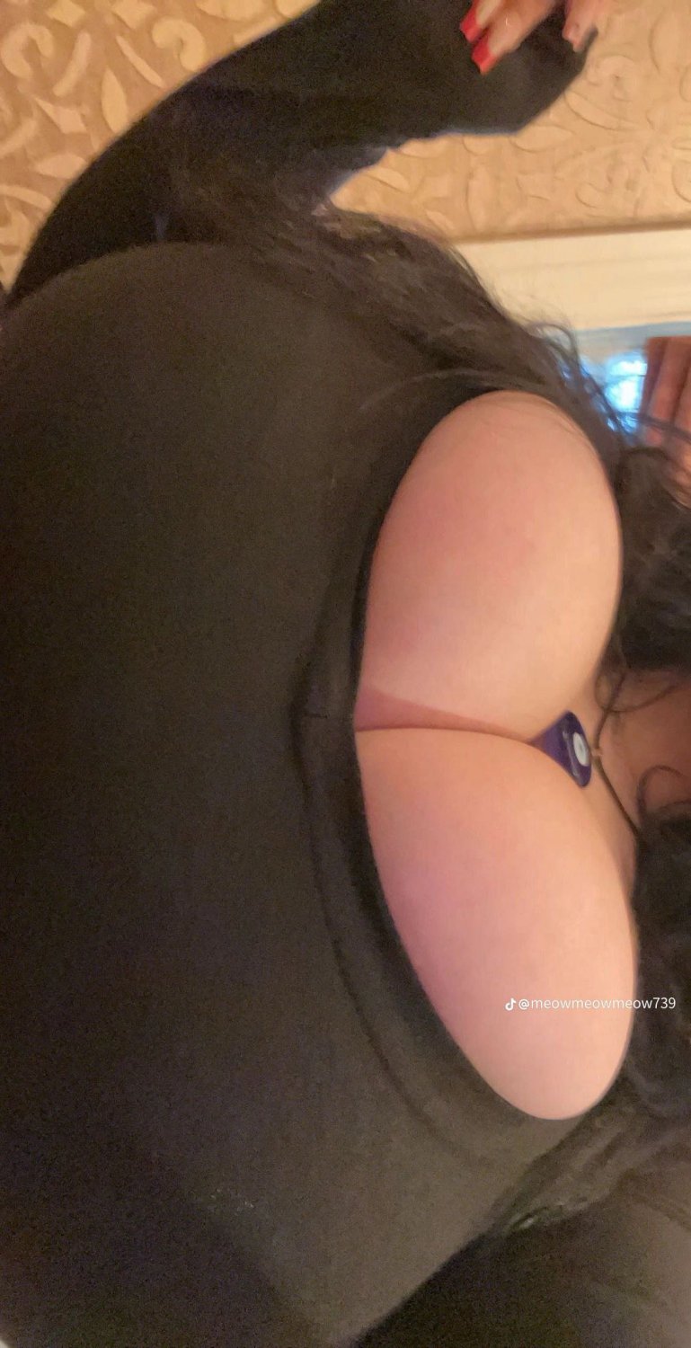 Big tits emo girl #UvY8OczB