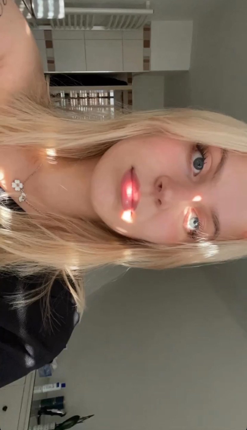 German slut Leonie #s2Yzc0ua