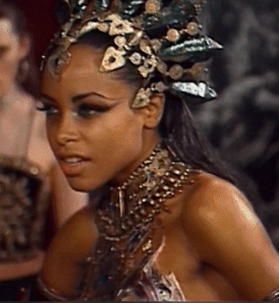 Vampire Aaliyah #WqZwXb0e