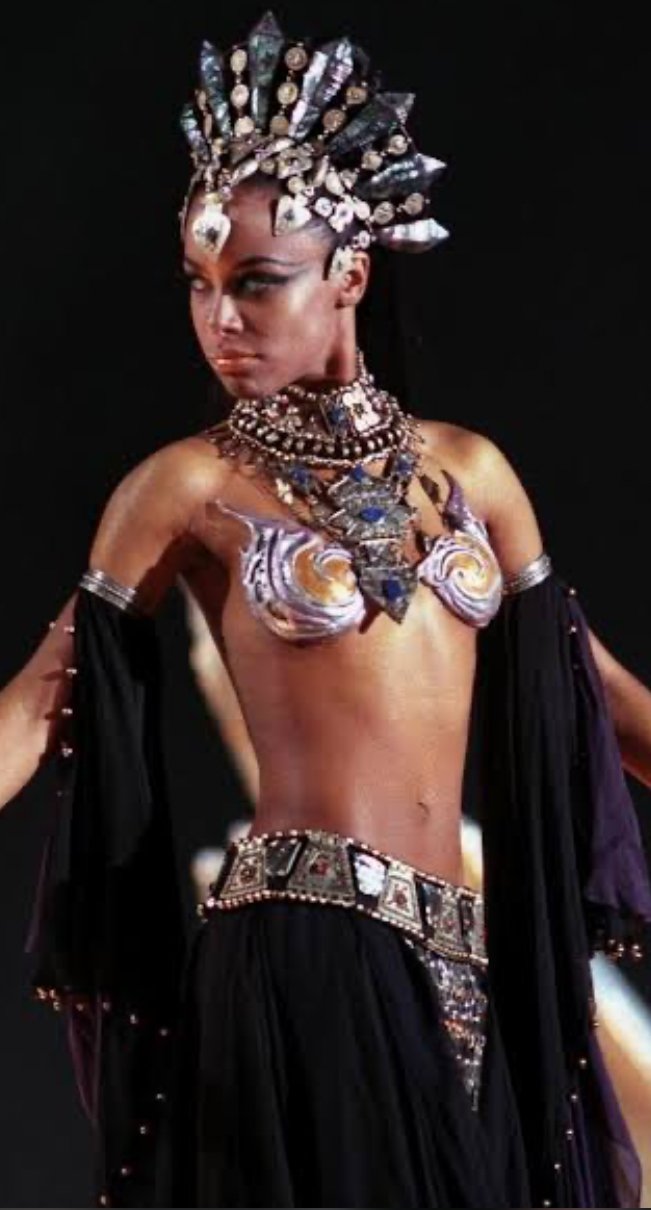 Vampire Aaliyah #bPD8tyx3