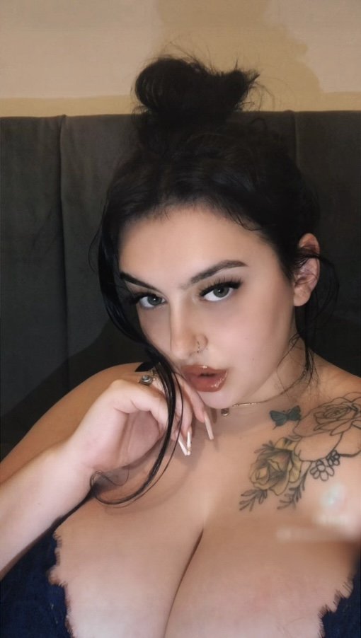 British teen Thalia massive tits #0rVCZTc9